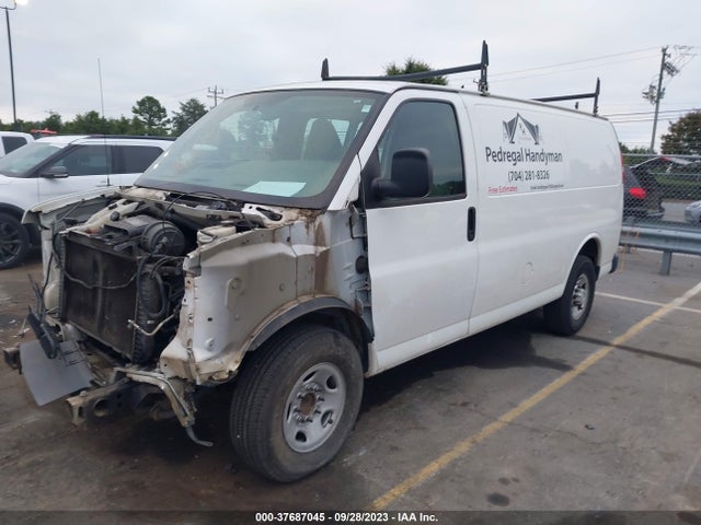 Chevrolet EXPRESS CARGO VAN 2015 1GCWGFCF2F1281505 Image 2