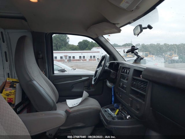 Chevrolet EXPRESS CARGO VAN 2015 1GCWGFCF2F1281505 Image 5
