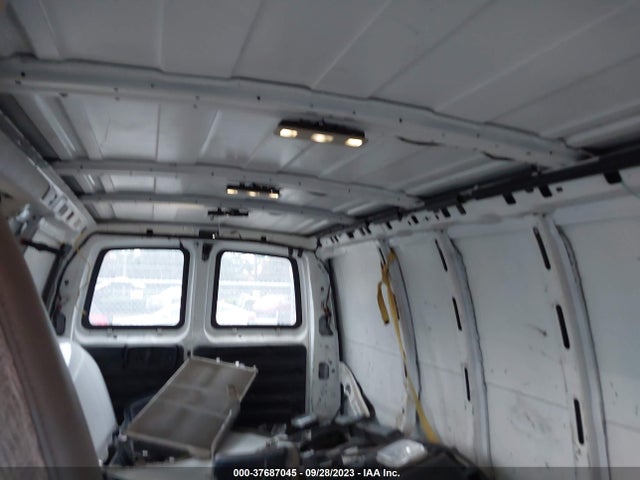 Chevrolet EXPRESS CARGO VAN 2015 1GCWGFCF2F1281505 Image 8