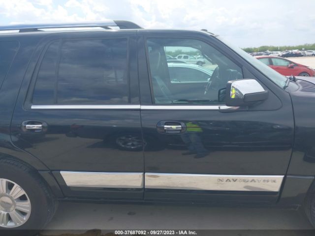 5LMJJ2H54EEL01077 Lincoln Navigator