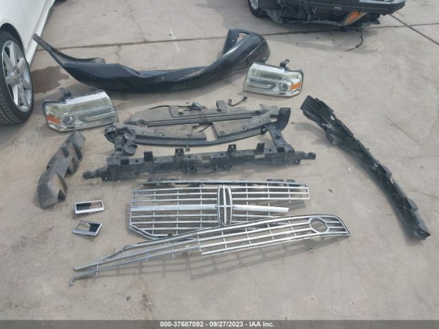 5LMJJ2H54EEL01077 Lincoln Navigator