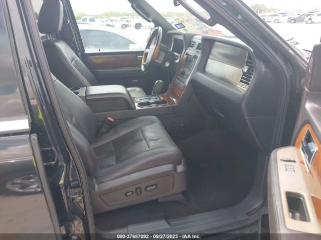 5LMJJ2H54EEL01077 Lincoln Navigator
