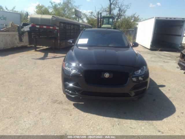 SADCJ2FX7LA652319 Jaguar F-pace 25t Premium