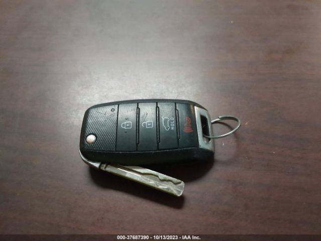 KNDJN2A22F7169731 KIA Soul Base