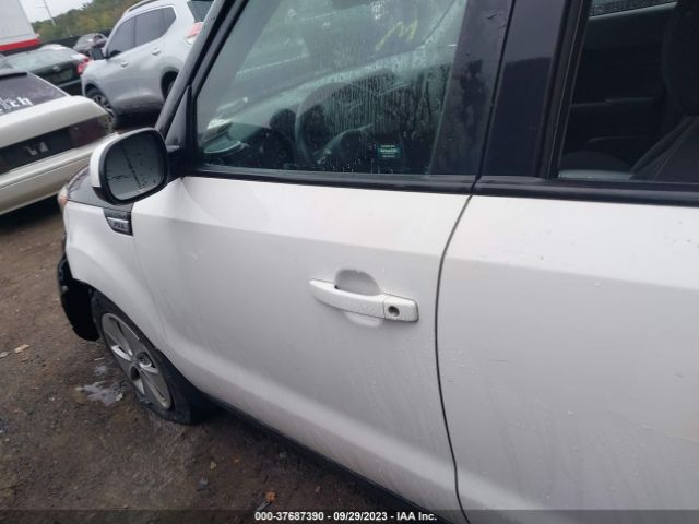 KNDJN2A22F7169731 KIA Soul Base