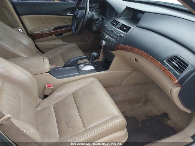 2011 HONDA ACCORD SDN EX-L VIN: 1HGCP2F82BA038345