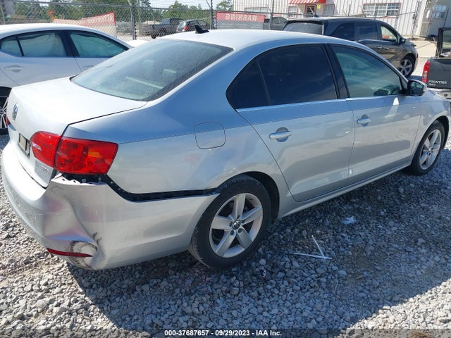 3VWLL7AJ3EM260639 Volkswagen Jetta Sedan Tdi