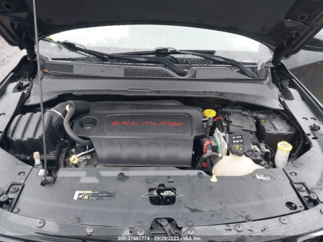 3C4NJDBB5JT403002 Jeep Compass Latitude