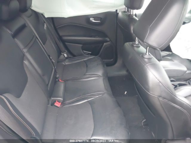 3C4NJDBB5JT403002 Jeep Compass Latitude