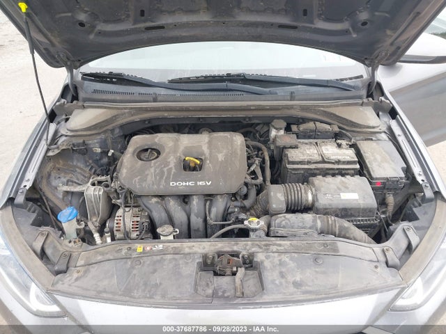Hyundai ELANTRA SE 2018 5NPD74LF4JH330524 Image 10