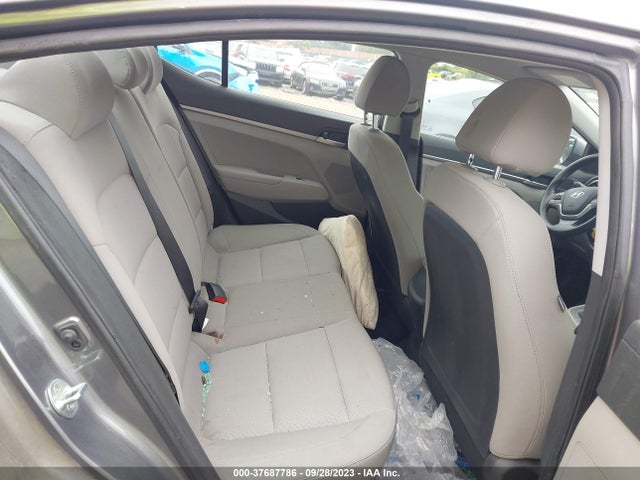 Hyundai ELANTRA SE 2018 5NPD74LF4JH330524 Image 8