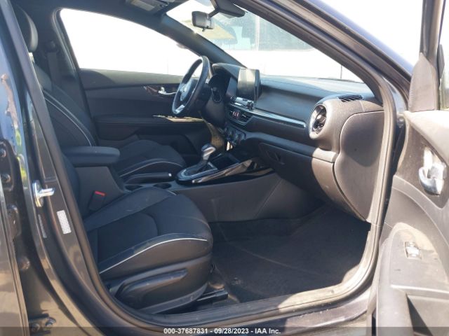 3KPF34AD8ME306483 KIA Forte Gt-line