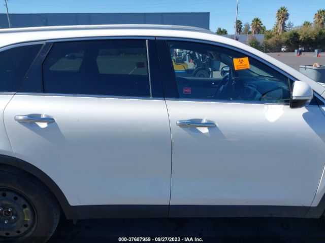 5XYPG4A56HG220857 KIA Sorento Lx V6