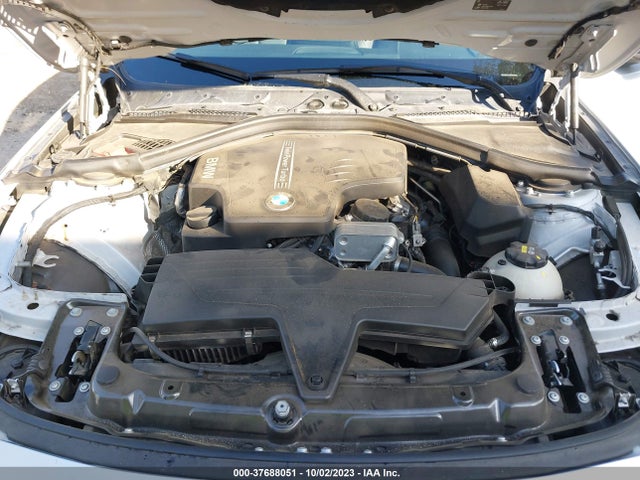 BMW 320i 2016 WBA8A9C51GK616832 Image 10