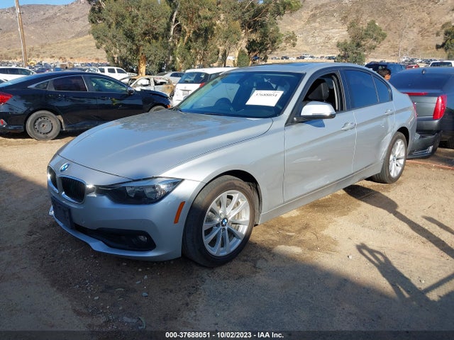 BMW 320i 2016 WBA8A9C51GK616832 Image 2