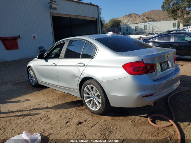 BMW 320i 2016 WBA8A9C51GK616832 Image 3