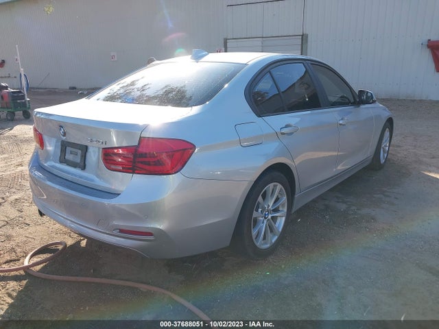 BMW 320i 2016 WBA8A9C51GK616832 Image 4