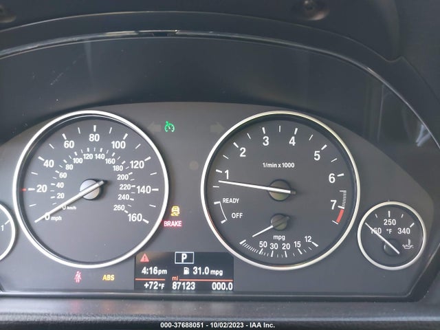 BMW 320i 2016 WBA8A9C51GK616832 Image 7