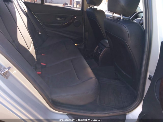 BMW 320i 2016 WBA8A9C51GK616832 Image 8