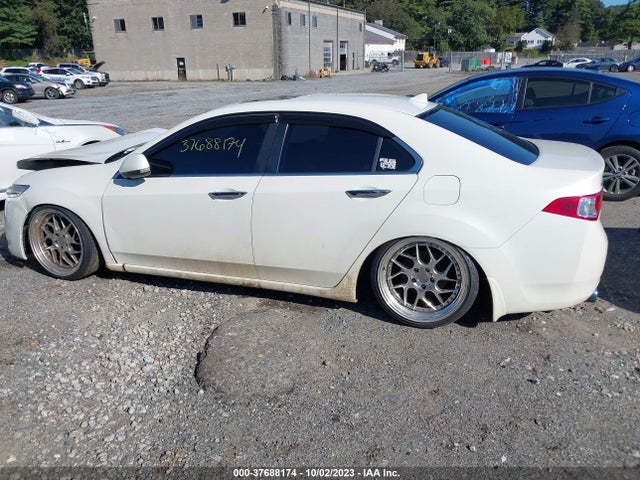 2010 ACURA TSX VIN: JH4CU2F61AC000211
