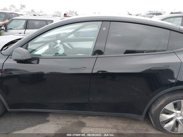 2021 TESLA MODEL Y LONG RANGE DUAL MOTOR ALL-WHEEL DRIVE VIN: 5YJYGDEE6MF240798