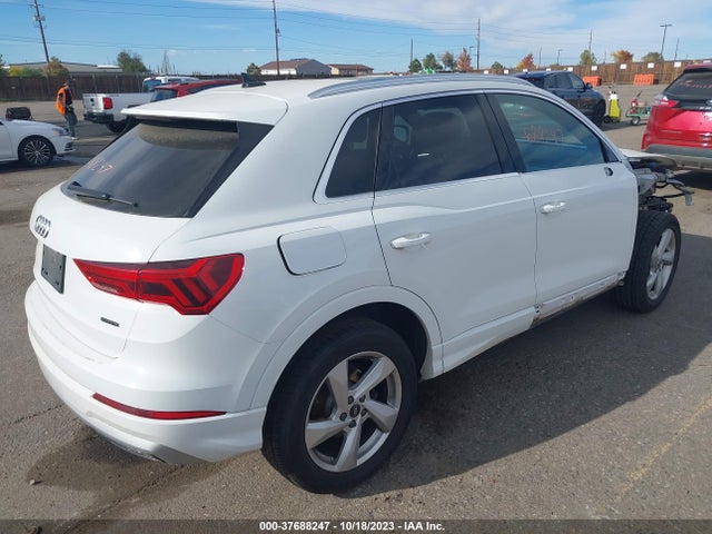 WA1AUCF31M1066207 Audi Q3 PREMIUM