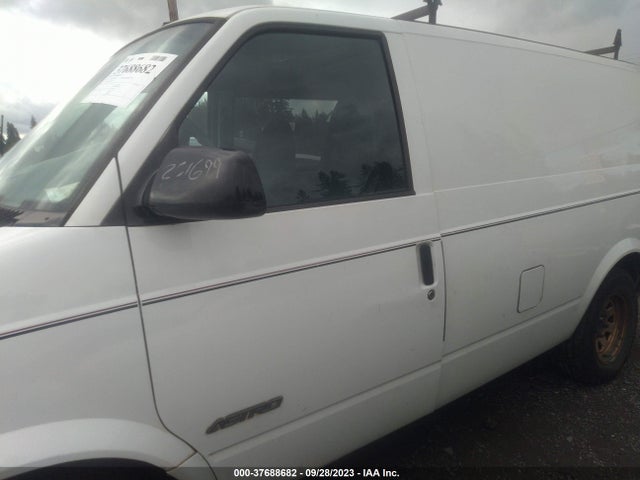1998 CHEVROLET ASTRO CARGO VAN VIN: 1GCDM19W6WB205757