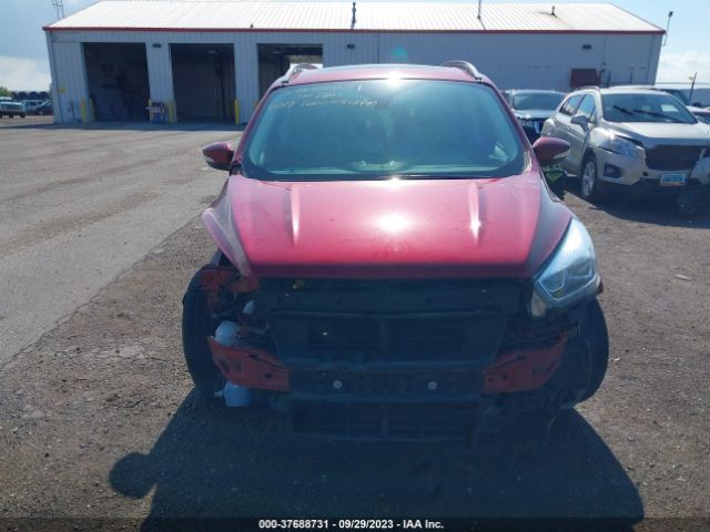 1FMCU9JD6HUD85135 Ford Escape Titanium