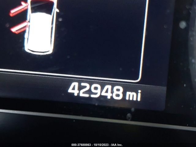 KNDCB3LC5K5256235 KIA NIRO LX
