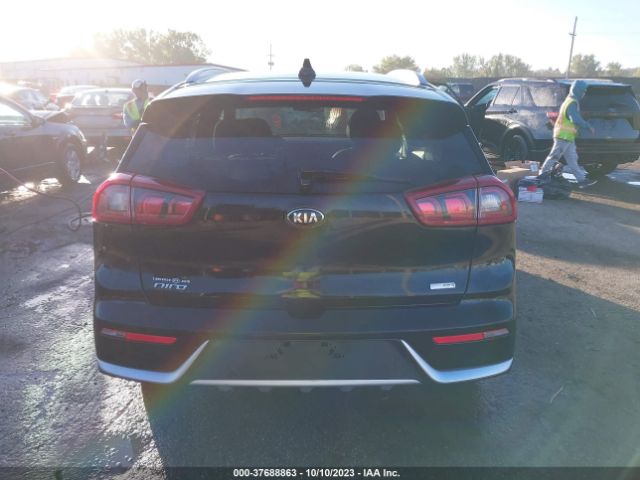 KNDCB3LC5K5256235 KIA NIRO LX