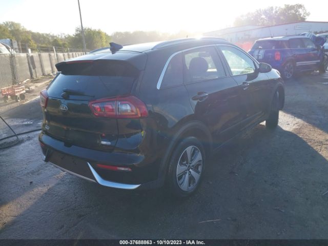 KNDCB3LC5K5256235 KIA NIRO LX