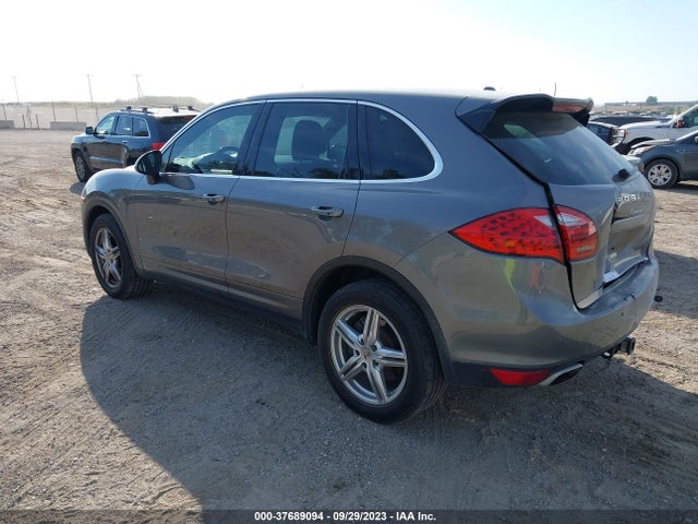 2012 PORSCHE CAYENNE WP1AA2A2XCLA11411 Photo 2