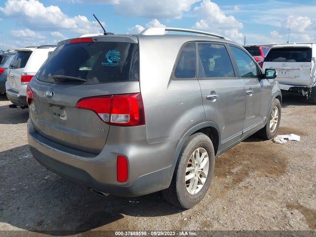 KIA SORENTO LX 2015 5XYKTDA77FG649204 Image 4
