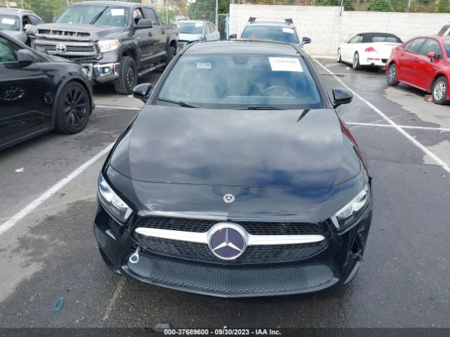 WDD3G4EB8KW015250 Mercedes-Benz A-class A 220