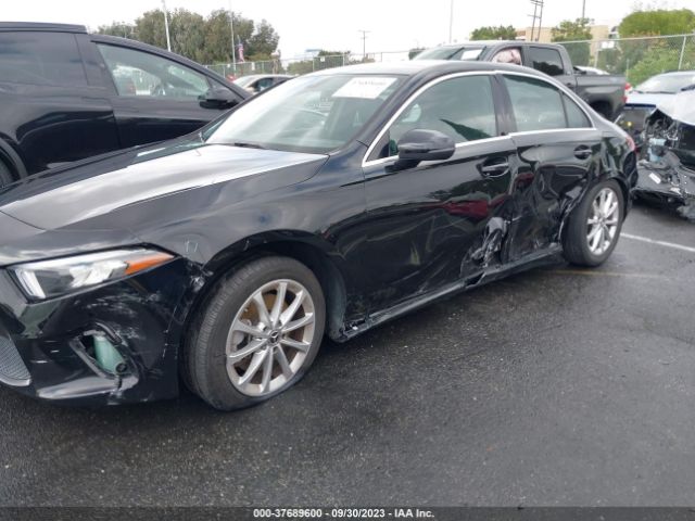 WDD3G4EB8KW015250 Mercedes-Benz A-class A 220