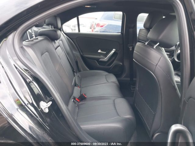 WDD3G4EB8KW015250 Mercedes-Benz A-class A 220