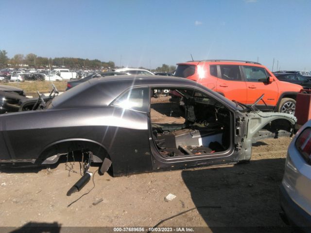 2C3CDZFJ3FH747462 Dodge Challenger R/t Scat Pack