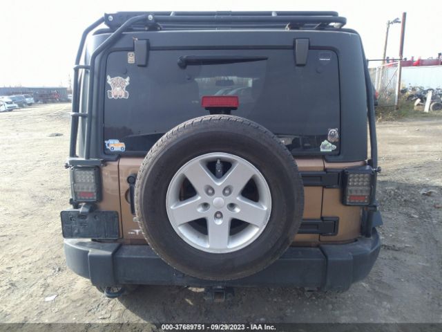 1C4BJWDG7FL650564 Jeep Wrangler Unlimited Sport