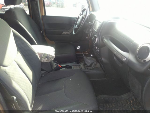 1C4BJWDG7FL650564 Jeep Wrangler Unlimited Sport