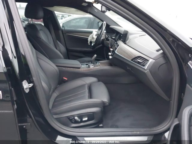 WBAJA9C54JB251300 BMW 5 Series 530e Iperformance