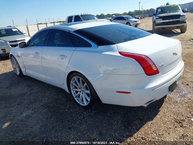 2012 JAGUAR XJ SAJWA1CB0CLV23145 Photo 2