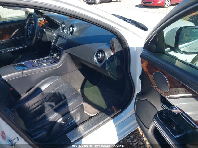 2012 JAGUAR XJ SAJWA1CB0CLV23145 Photo 4