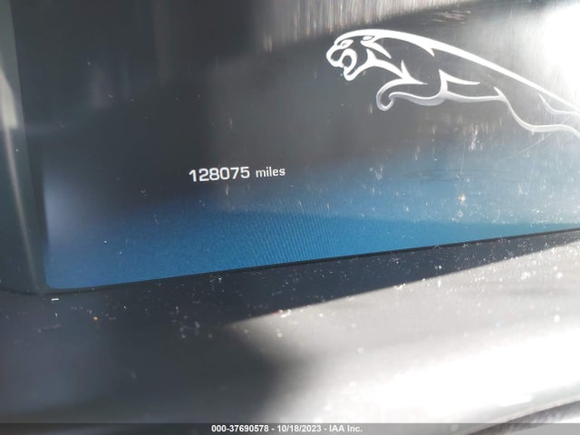 2012 JAGUAR XJ SAJWA1CB0CLV23145 Photo 6