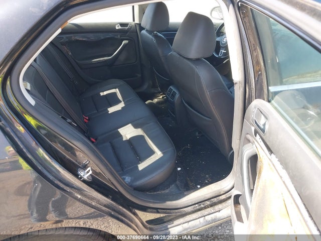 2010 VOLKSWAGEN JETTA SEDAN SE VIN: 3VWRX7AJ0AM068992