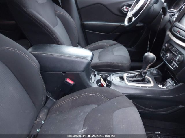 1C4PJMCS1FW725533 Jeep Cherokee Latitude