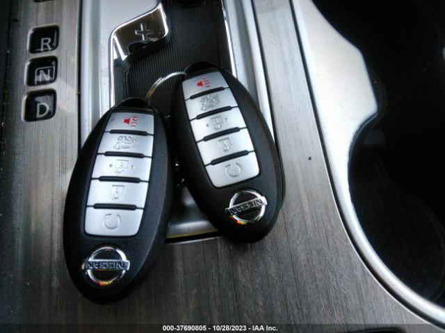 5N1AZ2MH8HN130365 Nissan MURANO SL