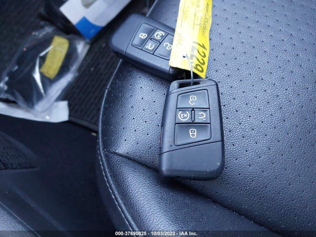 3VV2B7AX2JM015722 Volkswagen Tiguan Sel/se