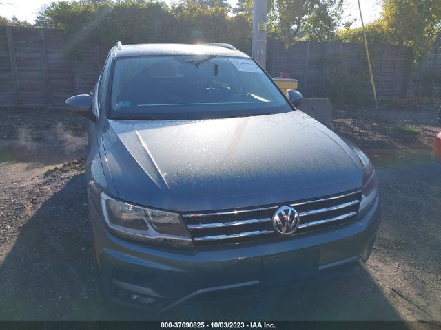 3VV2B7AX2JM015722 Volkswagen Tiguan Sel/se