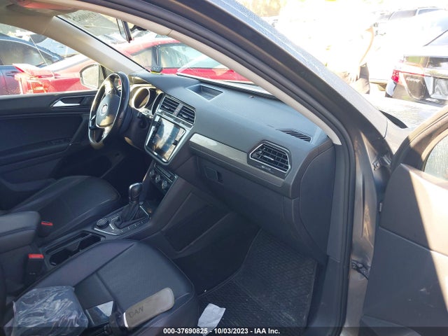 3VV2B7AX2JM015722 Volkswagen Tiguan Sel/se