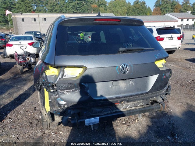 3VV2B7AX2JM015722 Volkswagen Tiguan Sel/se